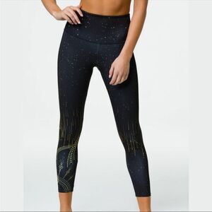 ONZIE | Black & Gold Celestial Falling Stars Crop Leggings Women’s Size S/M